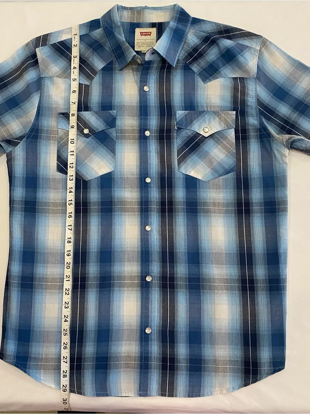 Levi's Blue and White Plaid Short-Sleeve Button-Front Shirt